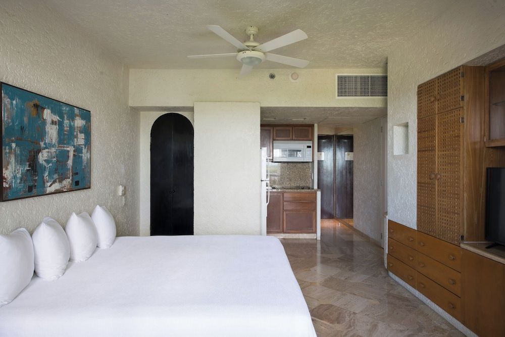 Club Regina Cancun Studio w/Kitchenette