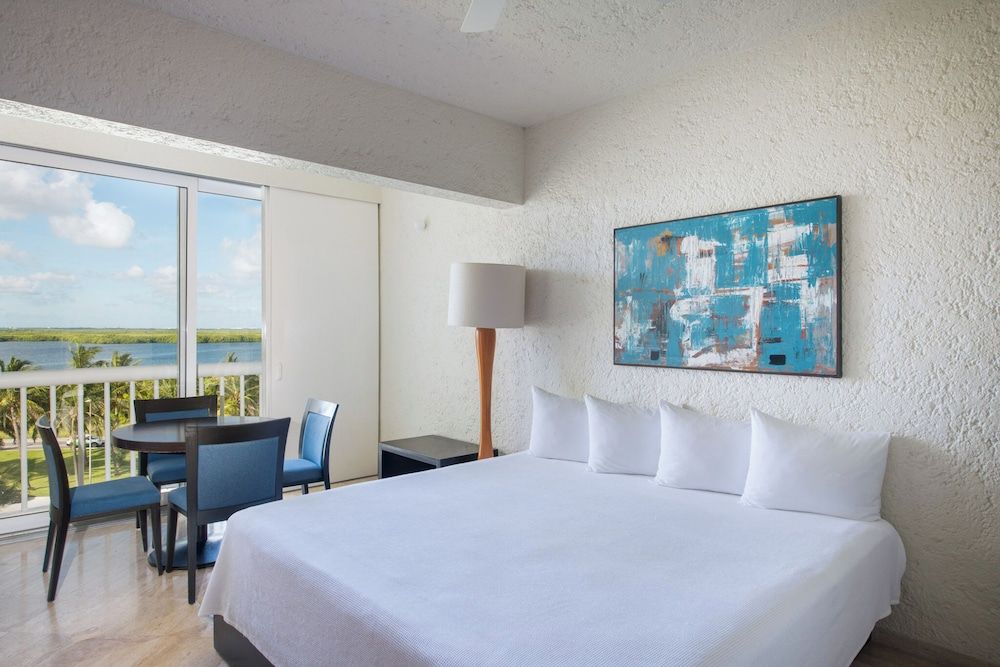 Club Regina Cancun Studio w/Kitchenette 2