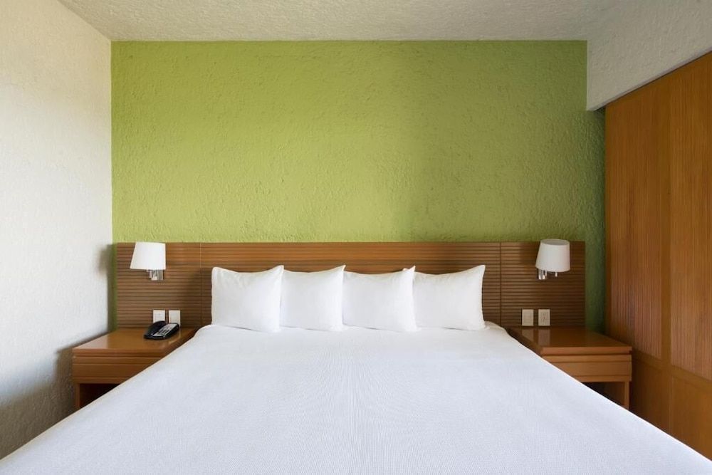 Club Regina Cancun Studio King, Jetted Tub 3