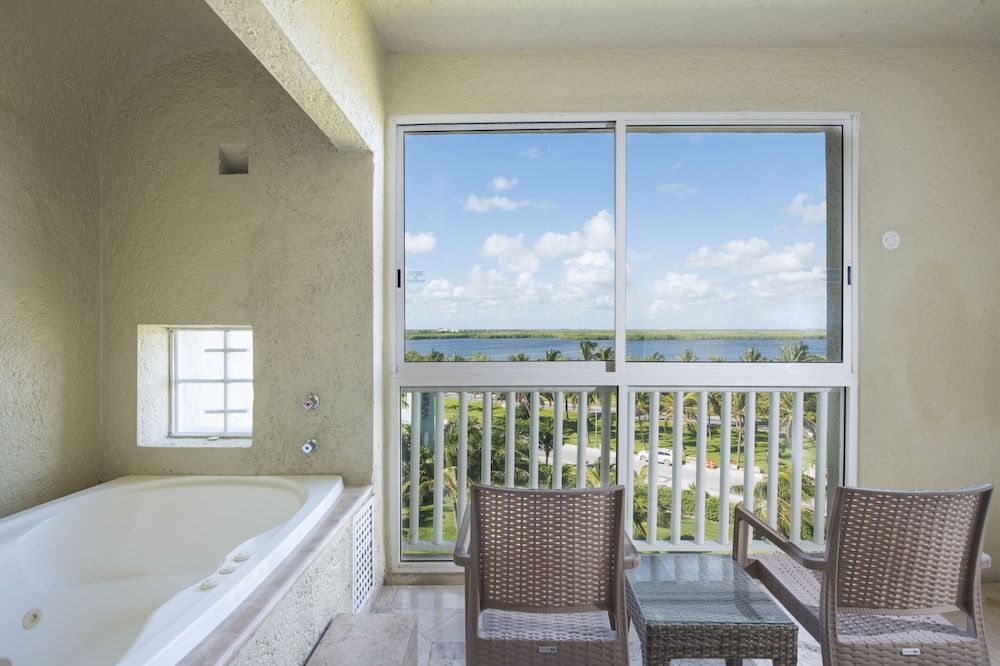 Club Regina Cancun Studio King, Jetted Tub 5