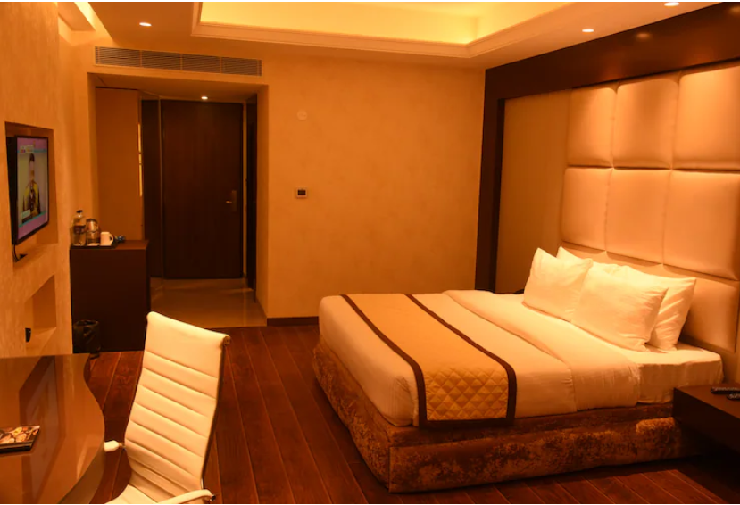The Gulmohar Grand Hotel  Executive Room 4
