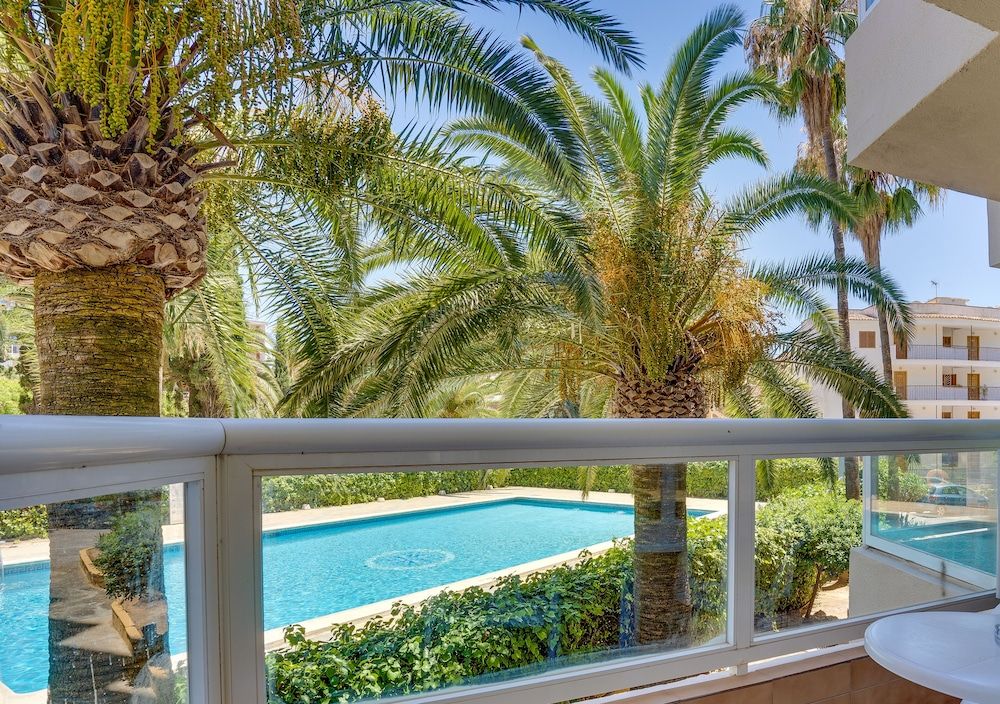 Las Palomas Apartments Econotels Studio, Pool View 9