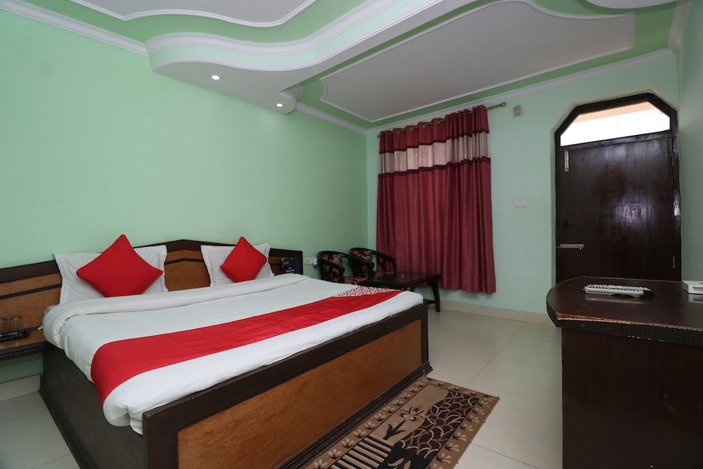 OYO 27612 Maitri Holiday Home Double or Twin Room 6