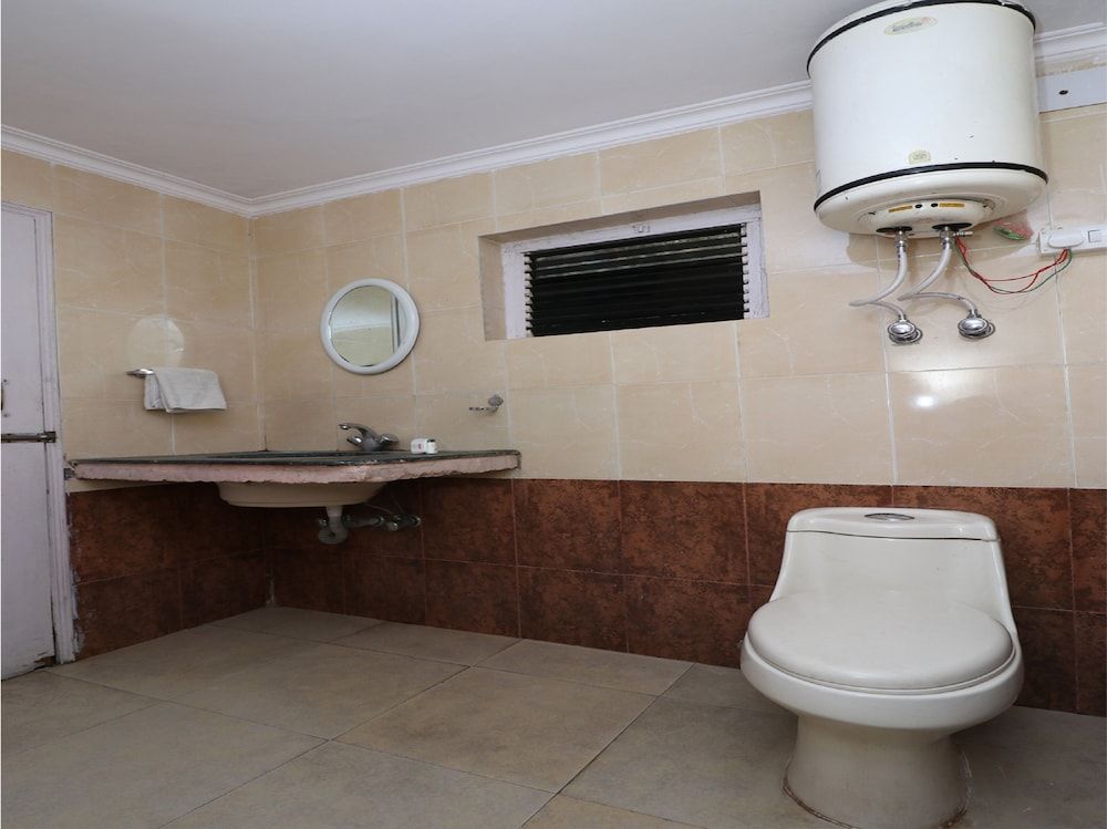 OYO 27612 Maitri Holiday Home Double or Twin Room 10