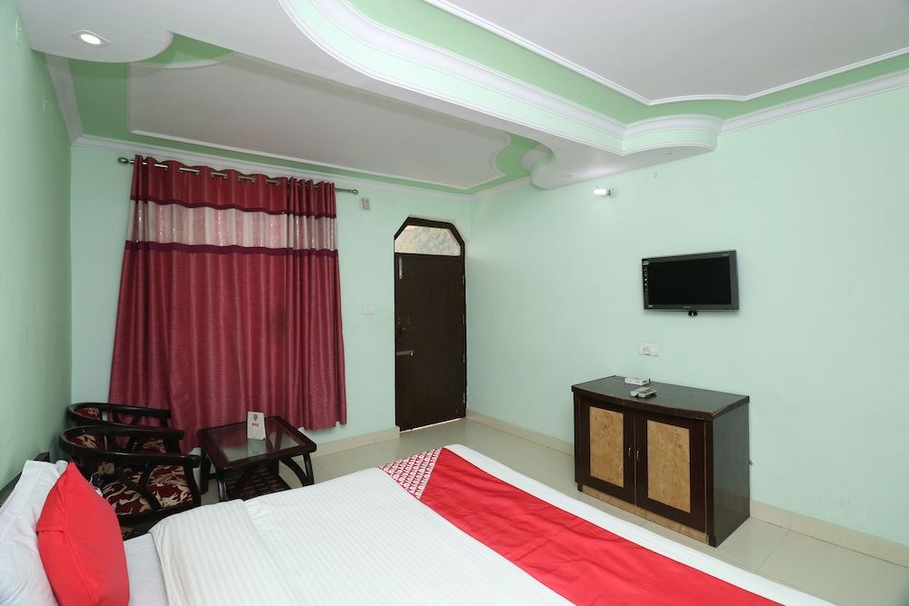 OYO 27612 Maitri Holiday Home Double or Twin Room 11