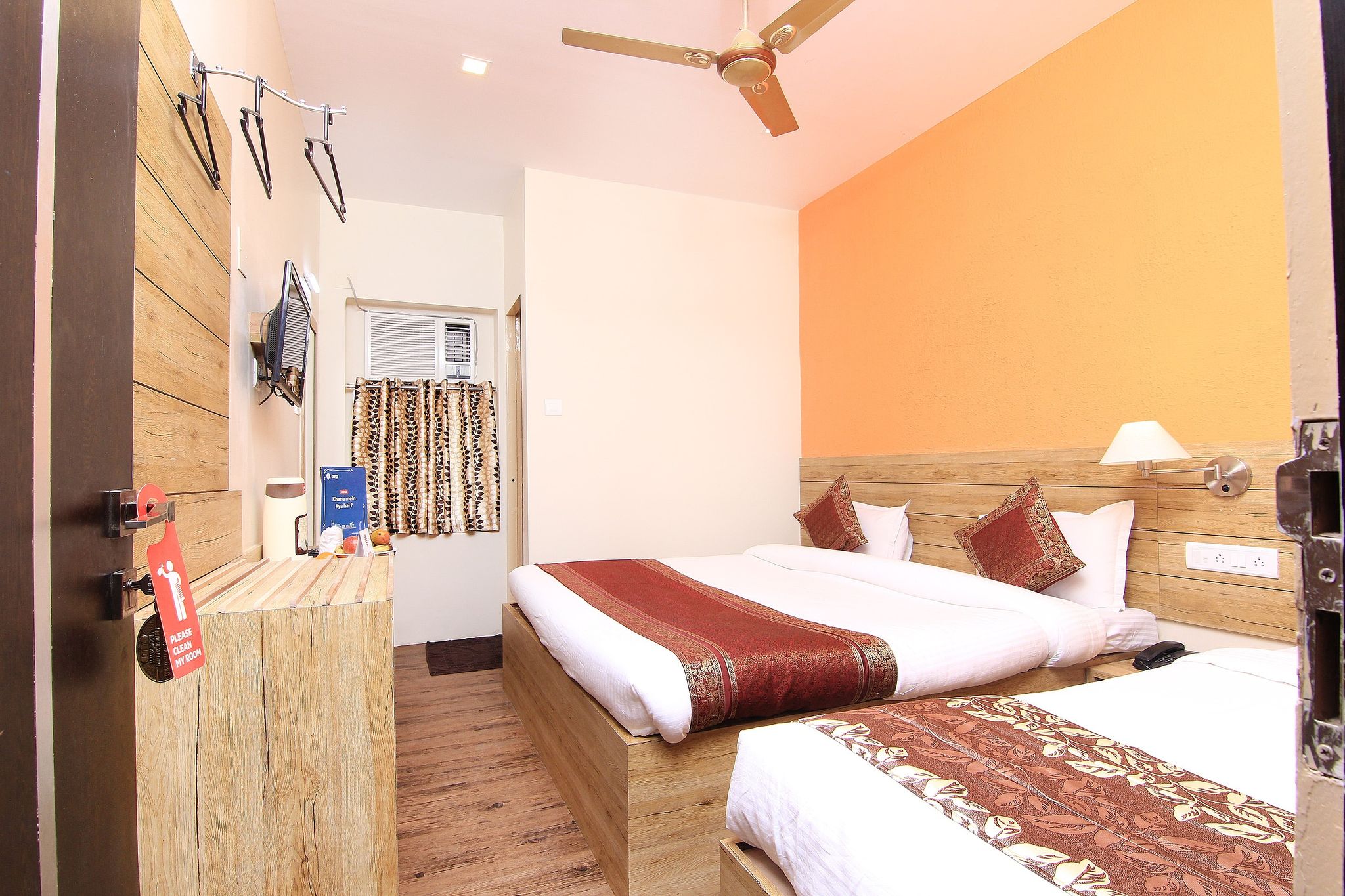 Hotel R B International Deluxe Room 4