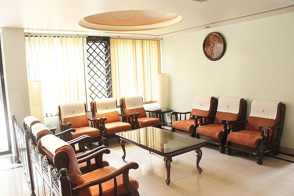undefined Royal Inn 4