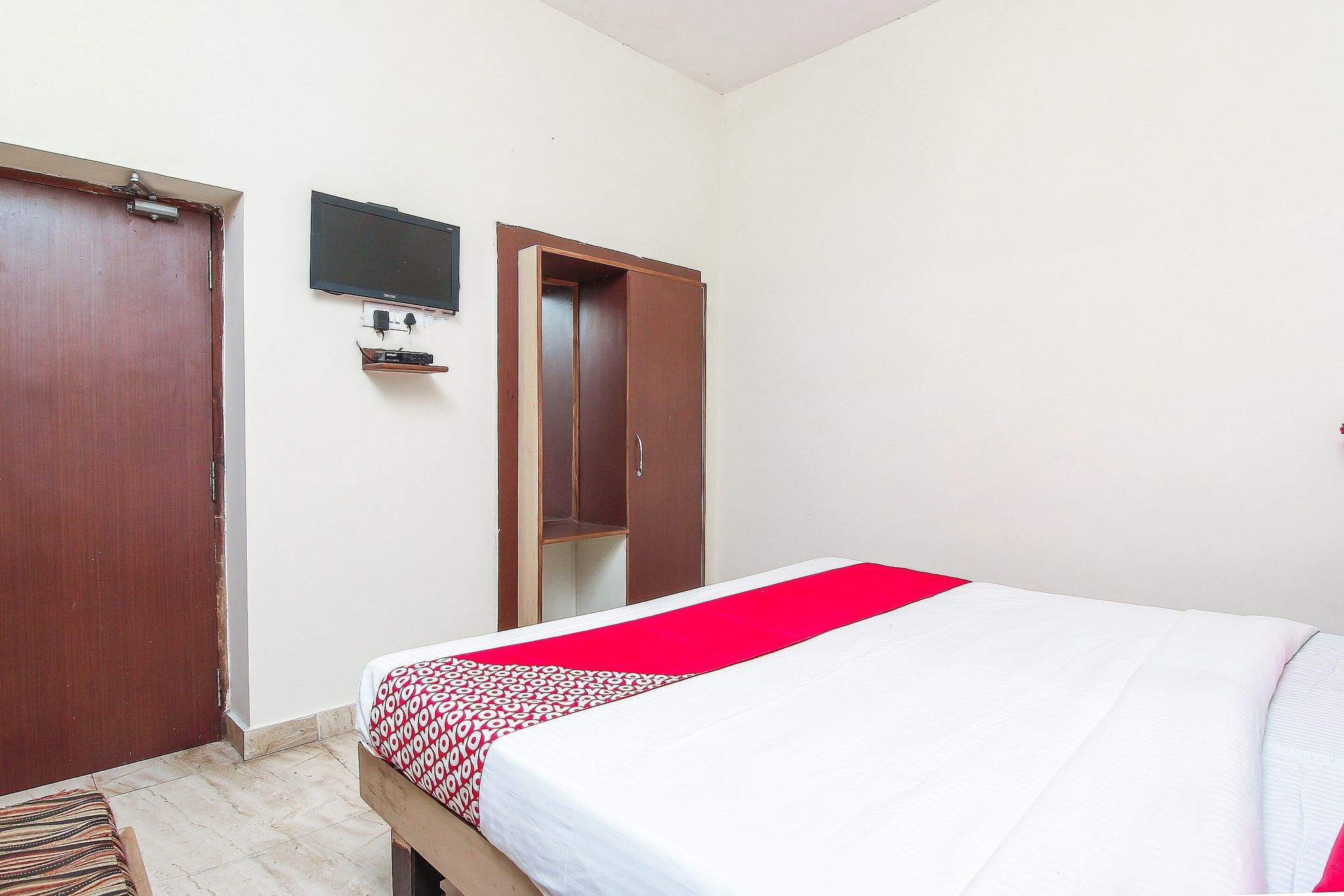 Hotel O Lukergunj Holidays Classic 16