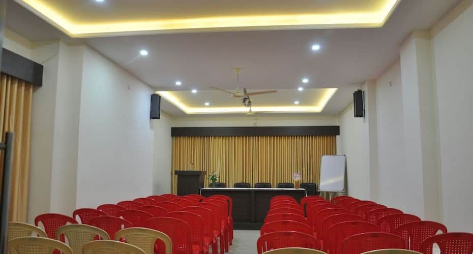 undefined Hotel Om Executive 3