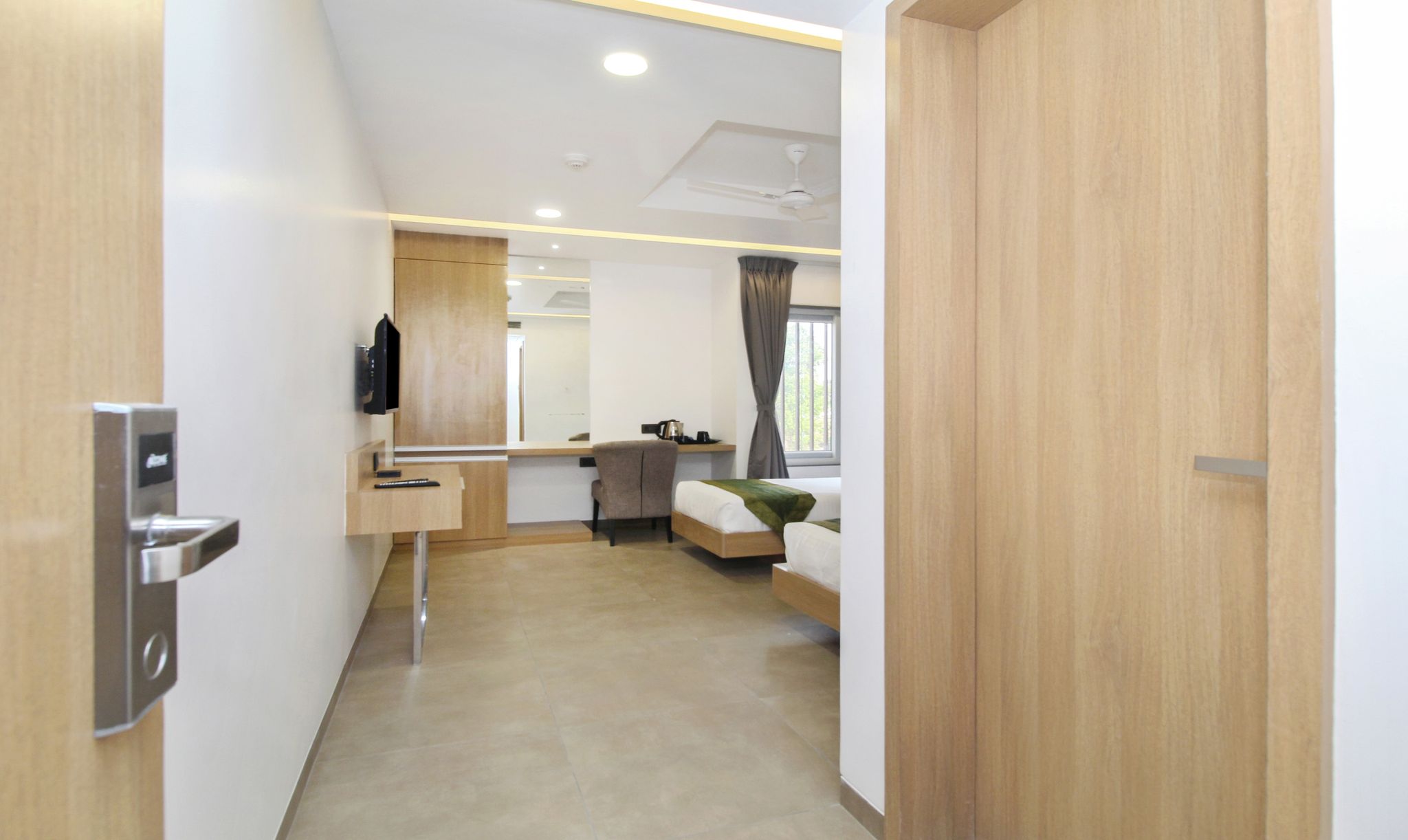 Treebo City Inn Satara Deluxe Double Room 8