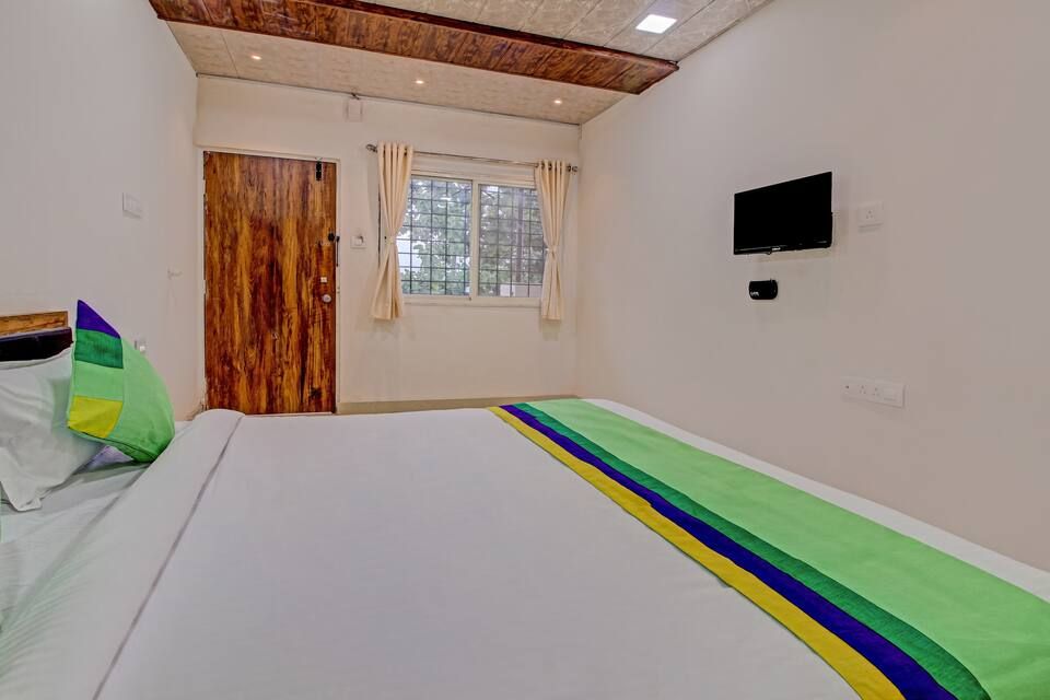 Treebo Sai Samrat Resort Satara Deluxe Double Room