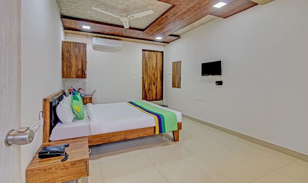 Treebo Sai Samrat Resort Satara Deluxe Double Room 15