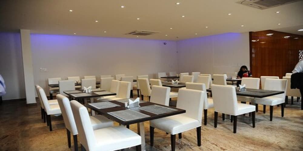 undefined Crystal Inn 4