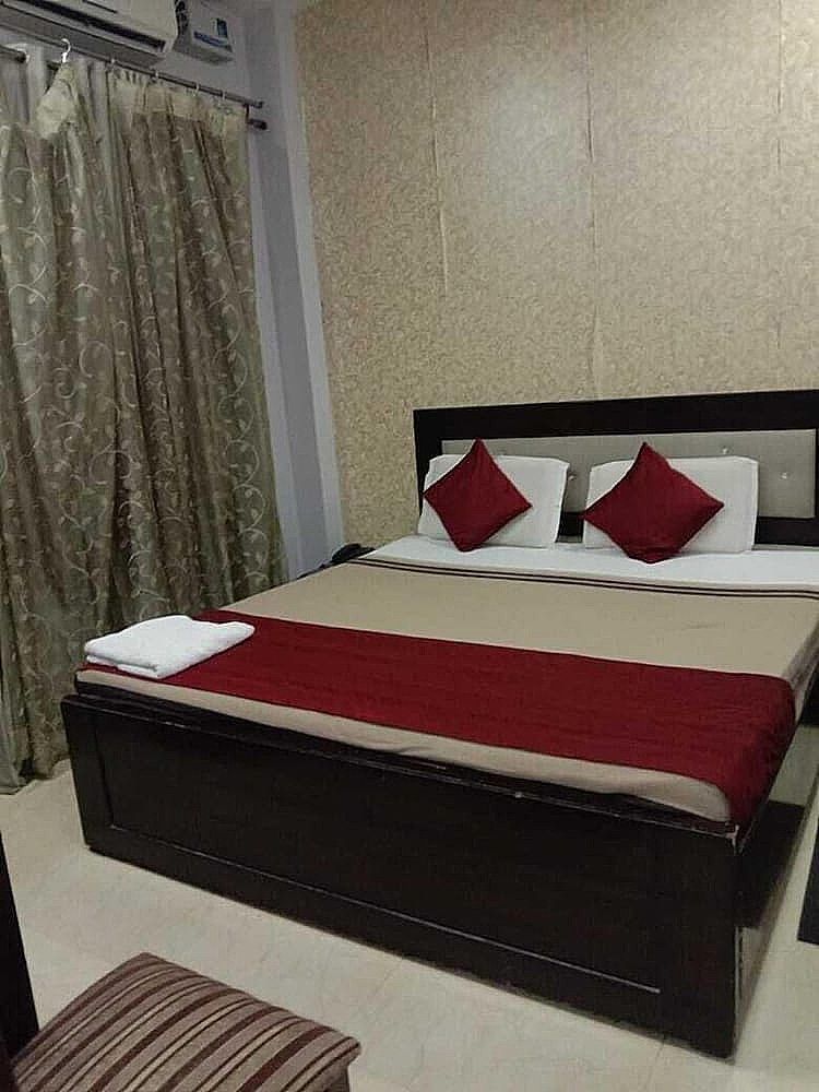 ADB Rooms Park Inn Varanasi Deluxe Double Room, 1 Bedroom 2