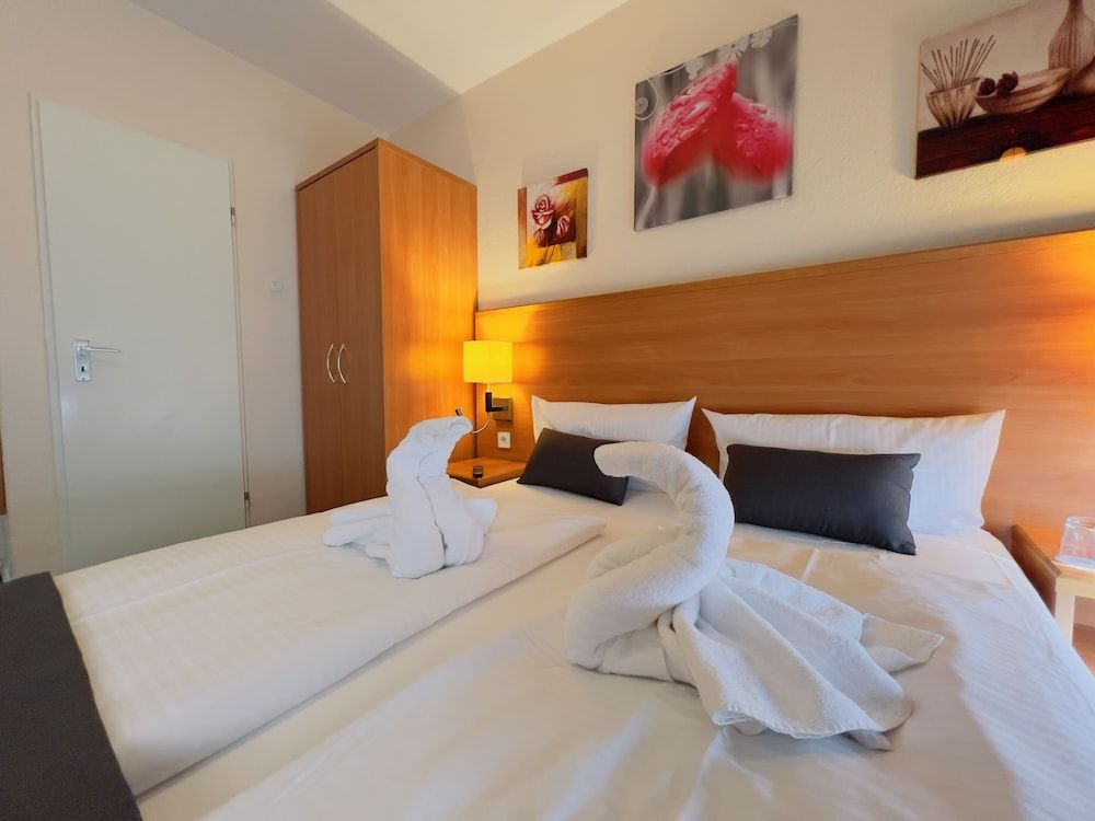 Elbbrücken Hotel Economy Double Room 4