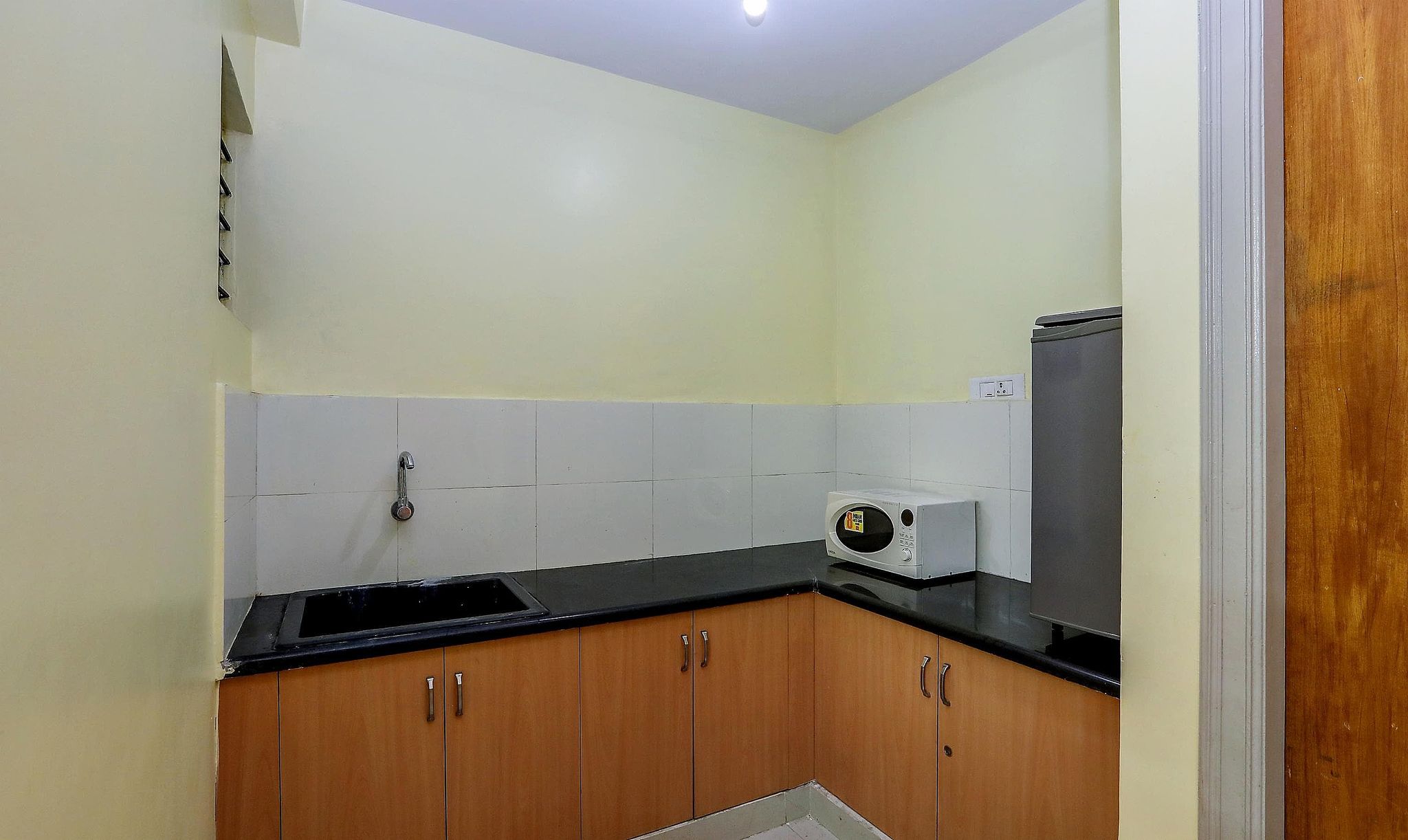 Itsy Hotels Jasmine Deluxe Double Room 12