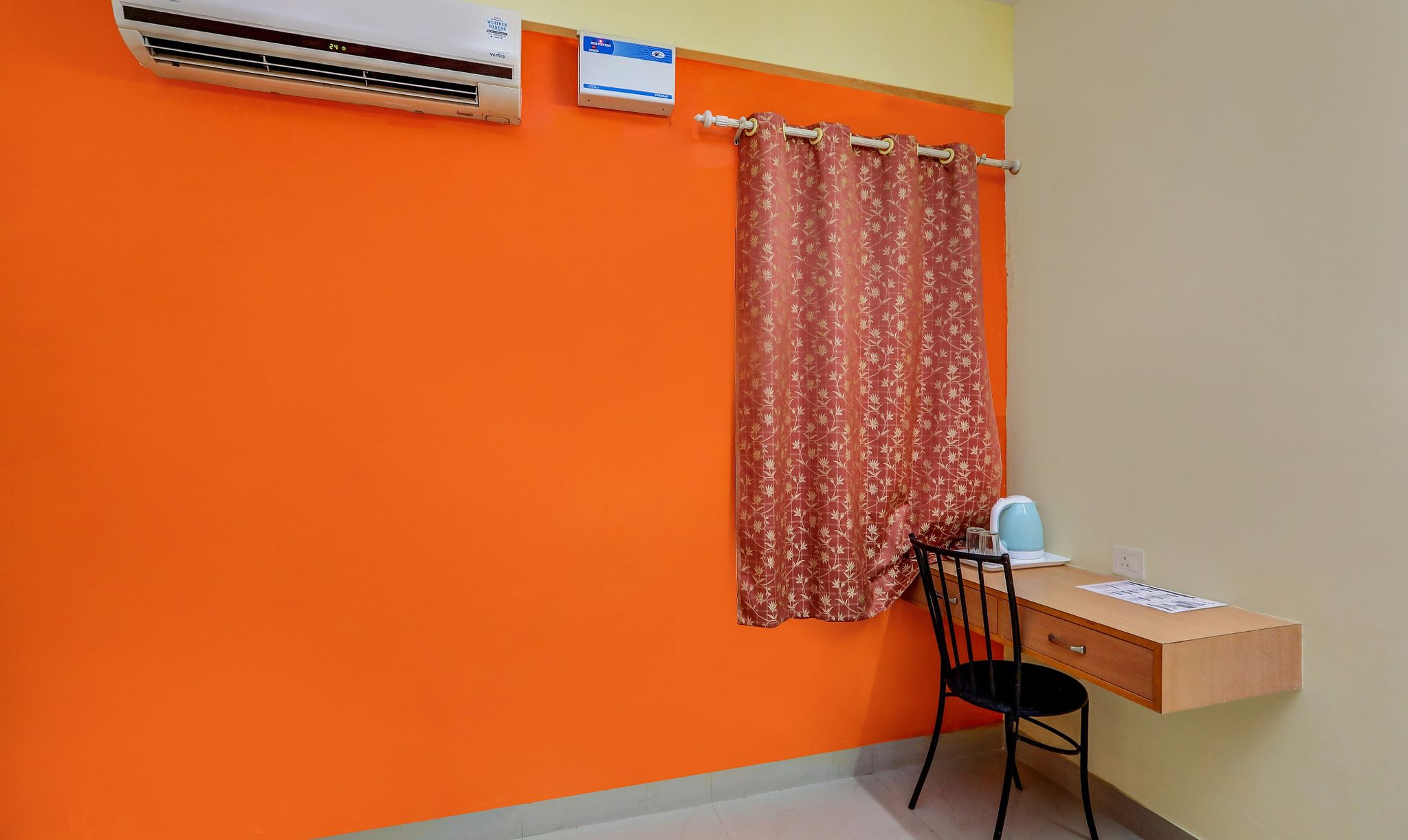 Itsy Hotels Jasmine Deluxe Double Room 13