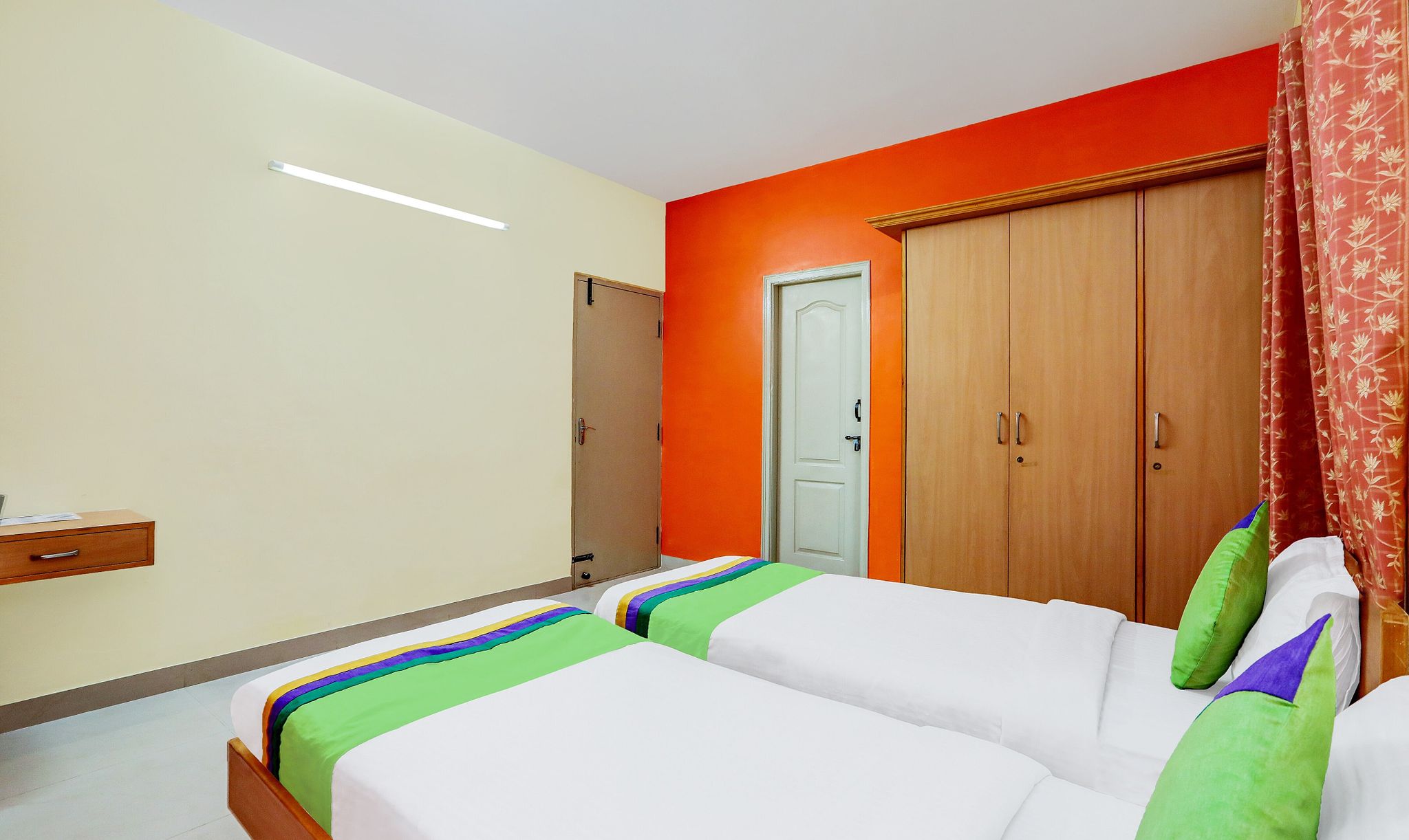 Itsy Hotels Jasmine Deluxe Double Room 8