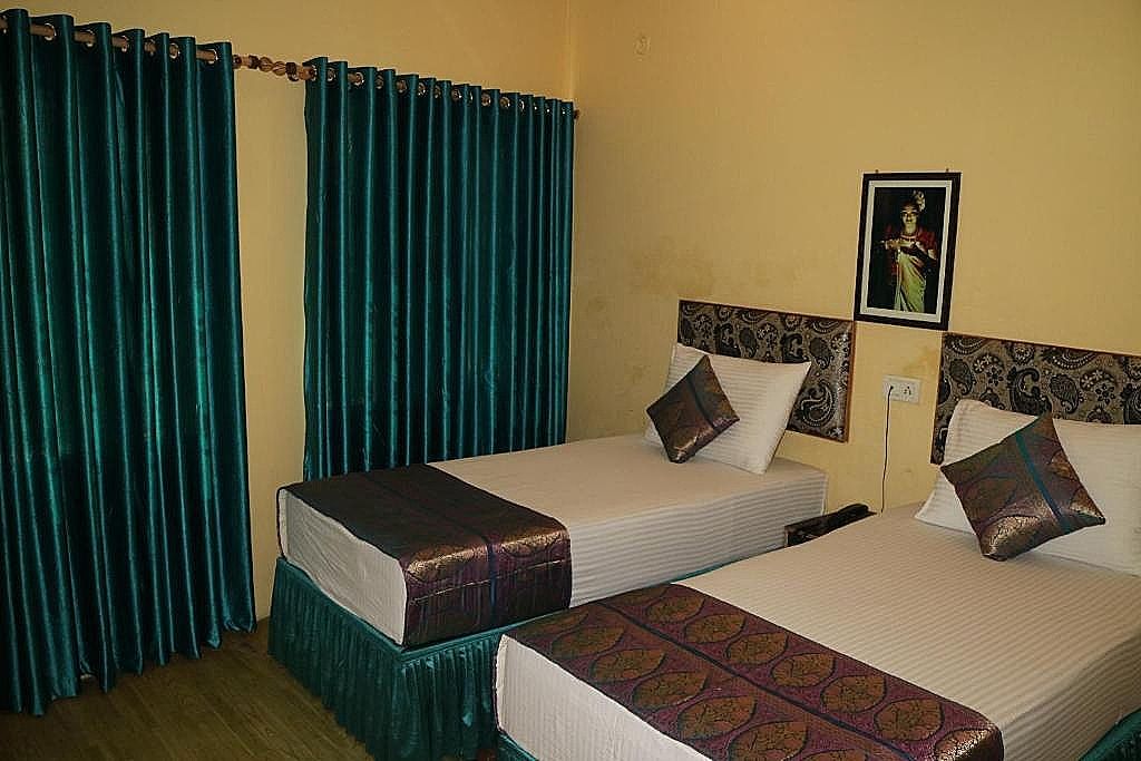 Superior Twin Room City View and one way complimentary airport pick up