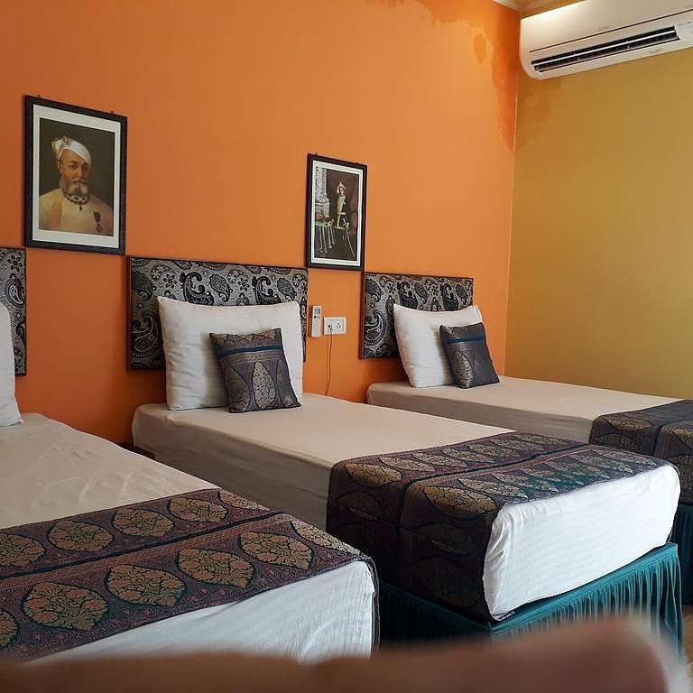 Tara Guest House Superior Twin Room City View and one way complimentary airport pick up 10