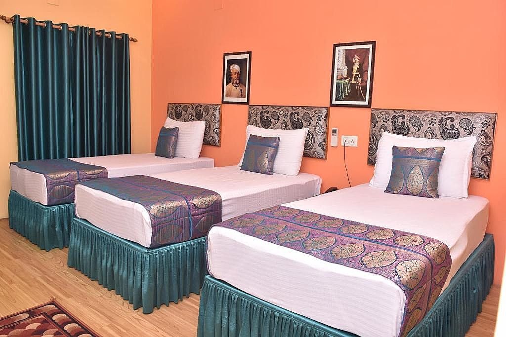 Tara Guest House Superior Twin Room City View and one way complimentary airport pick up 9
