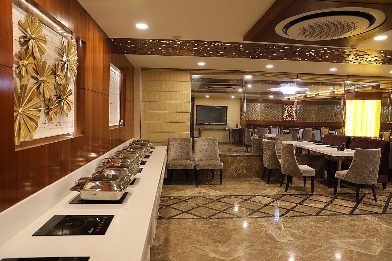 Food & Dining