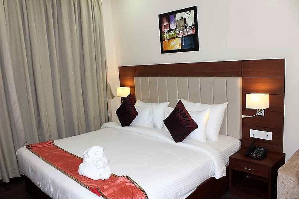 Hotel Tridev Deluxe Room, Non Smoking 2
