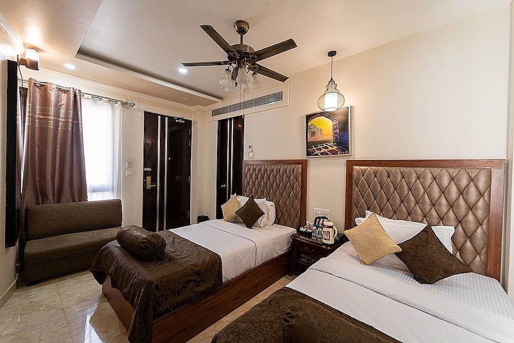 Shree Ganesha Residency Premium Twin Room 2