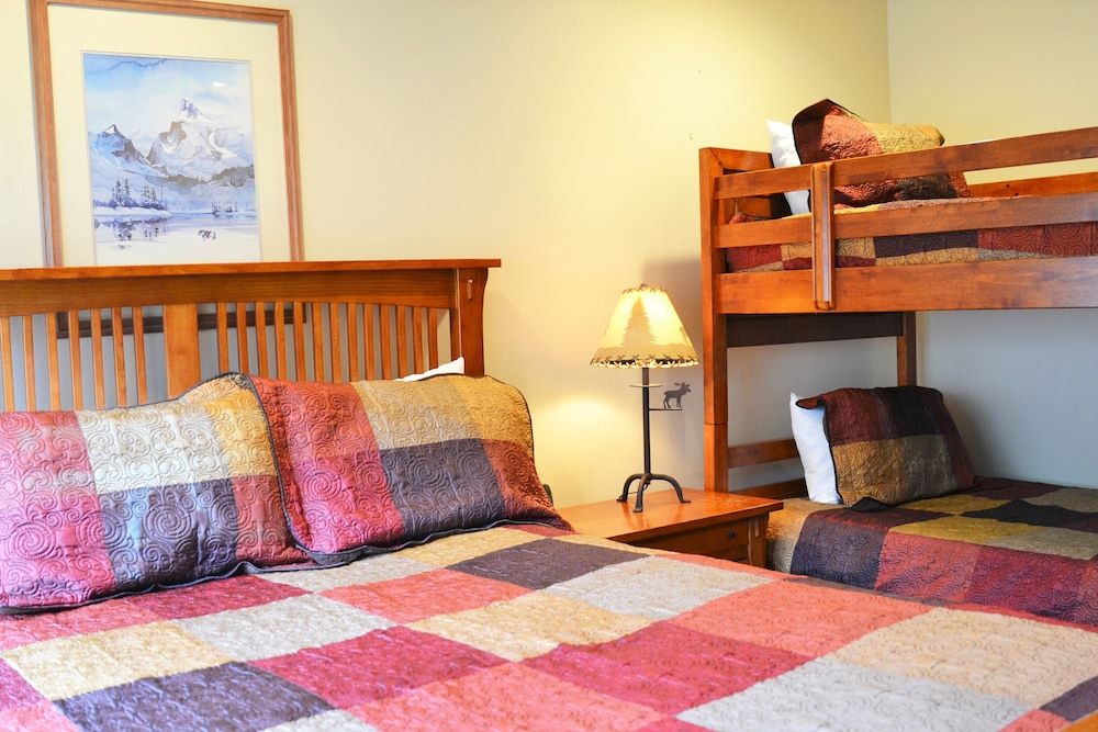 Simba Run Condos 2Bed 2Bath Deluxe Condo, 2 Bedrooms 2