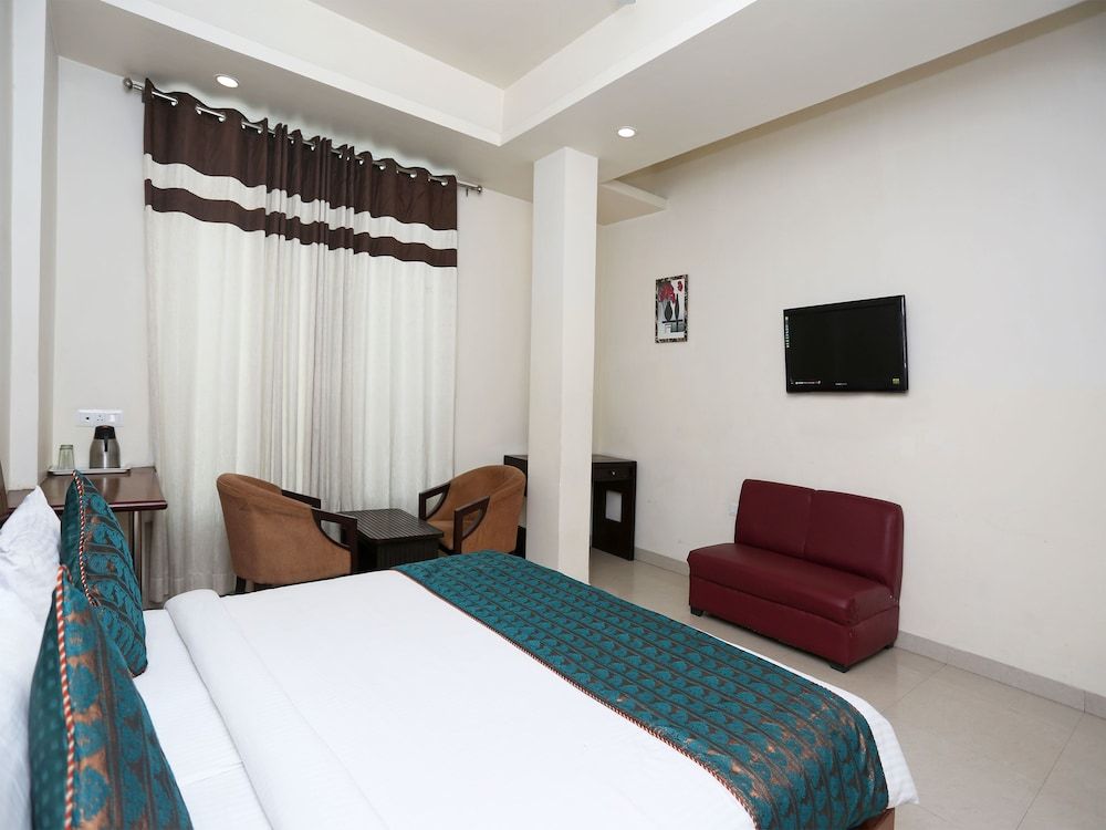 OYO 5474 Hotel Aries Double or Twin Room 18