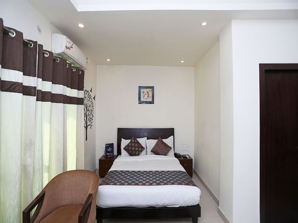 OYO 5474 Hotel Aries Double or Twin Room 17