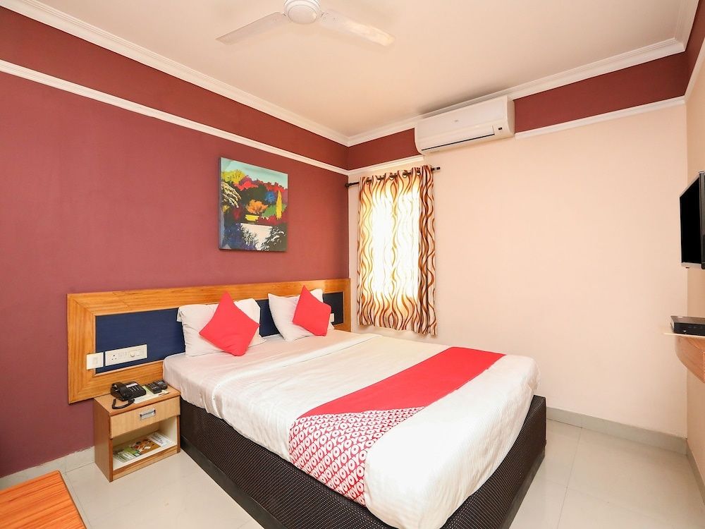 OYO 18968 R R International Double or Twin Room 6