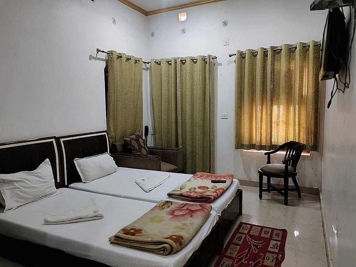 Hotel Shivratri Guest House Budget Double Room