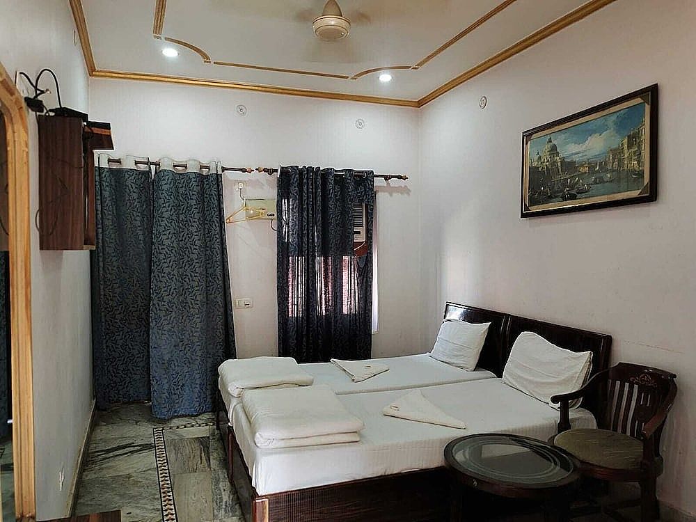 Hotel Shivratri Guest House Standard Twin Room