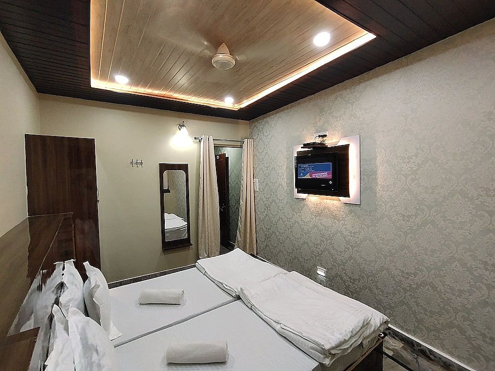 Hotel Shivratri Guest House Deluxe Double or Twin Room