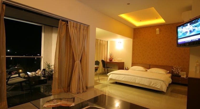 Suite Room with Balcony