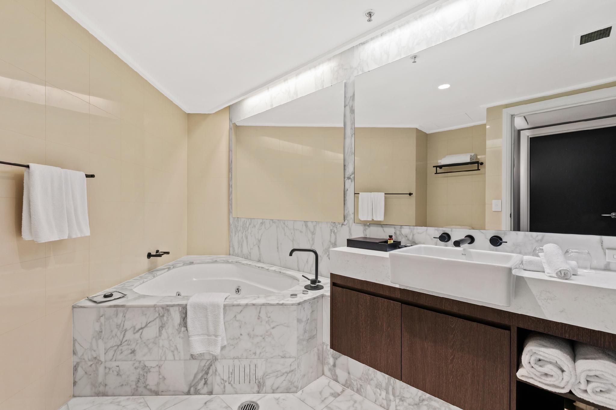 undefined Pullman Quay Grand Sydney Harbour 5
