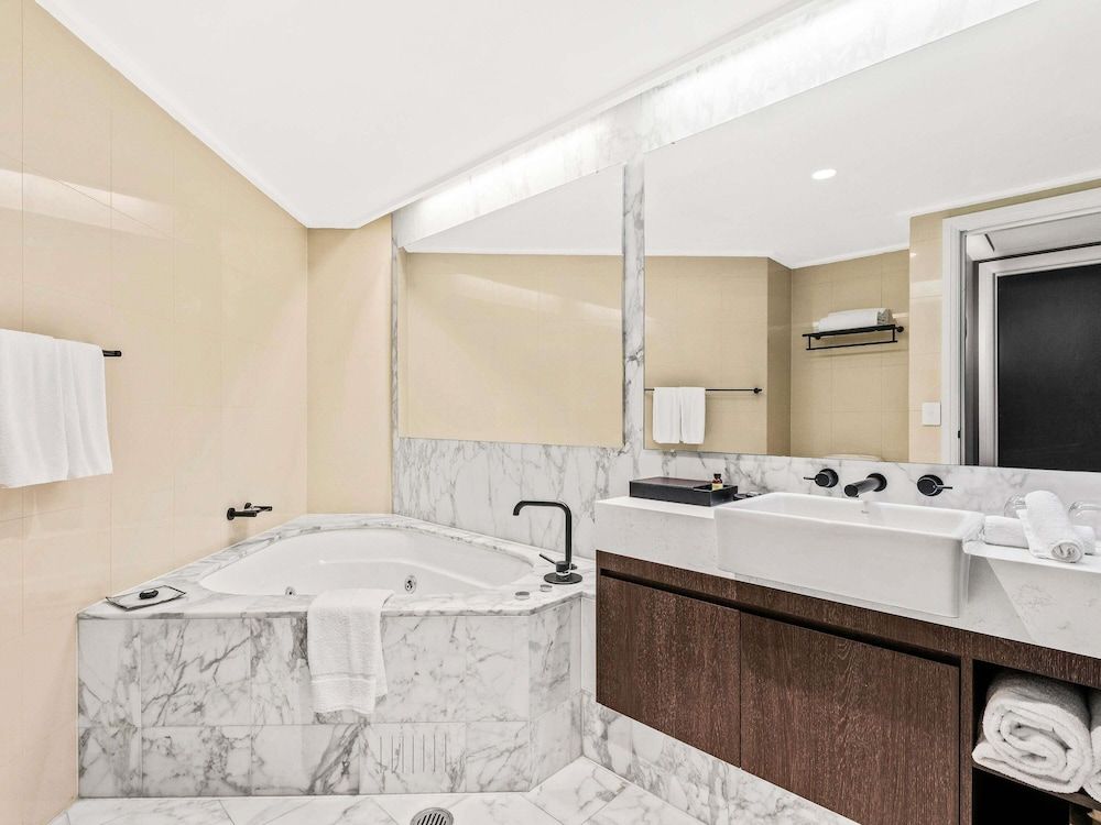 undefined Pullman Quay Grand Sydney Harbour 8