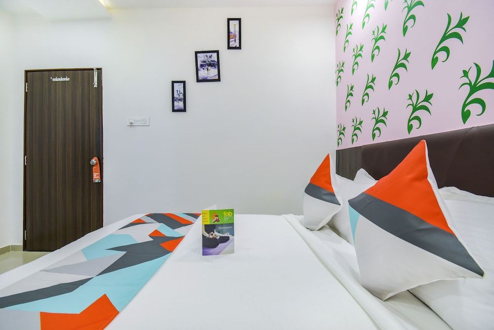 FabExpress Shiv Residency Deluxe Room 5