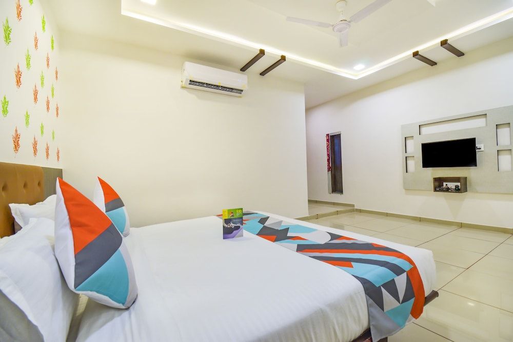 FabExpress Shiv Residency Suite