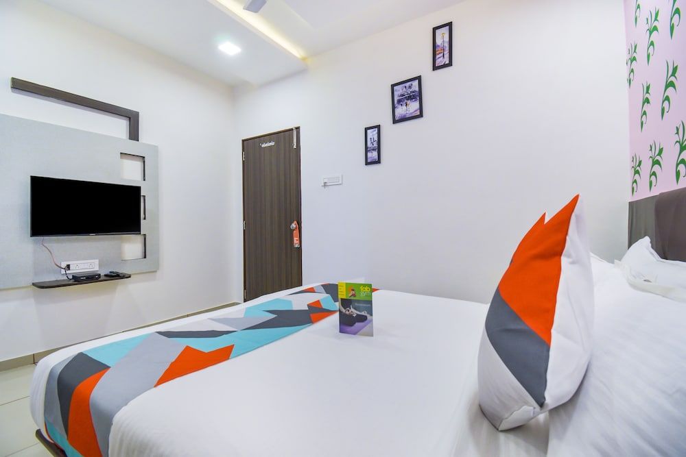 FabExpress Shiv Residency Deluxe Room 4