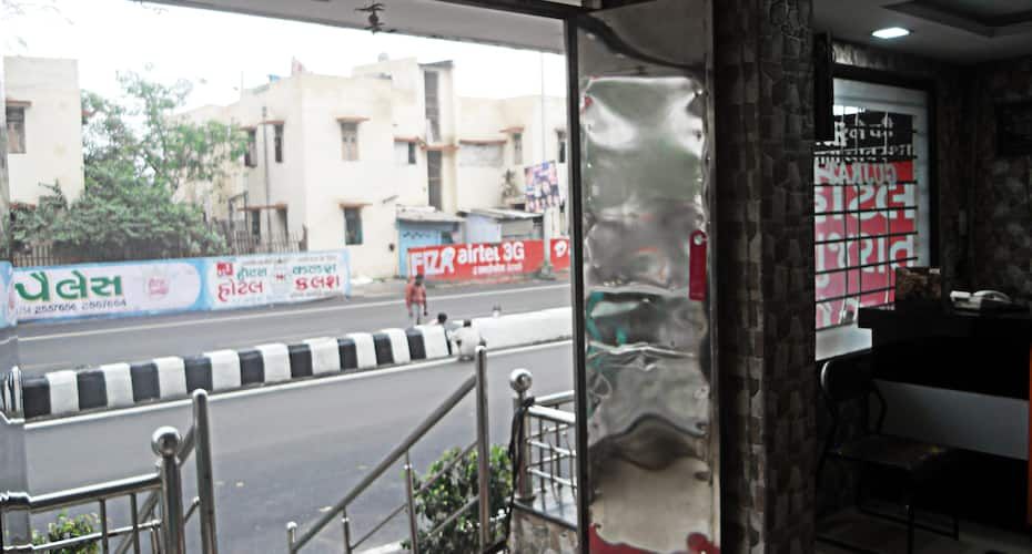 undefined Hotel Gujarat Palace 9