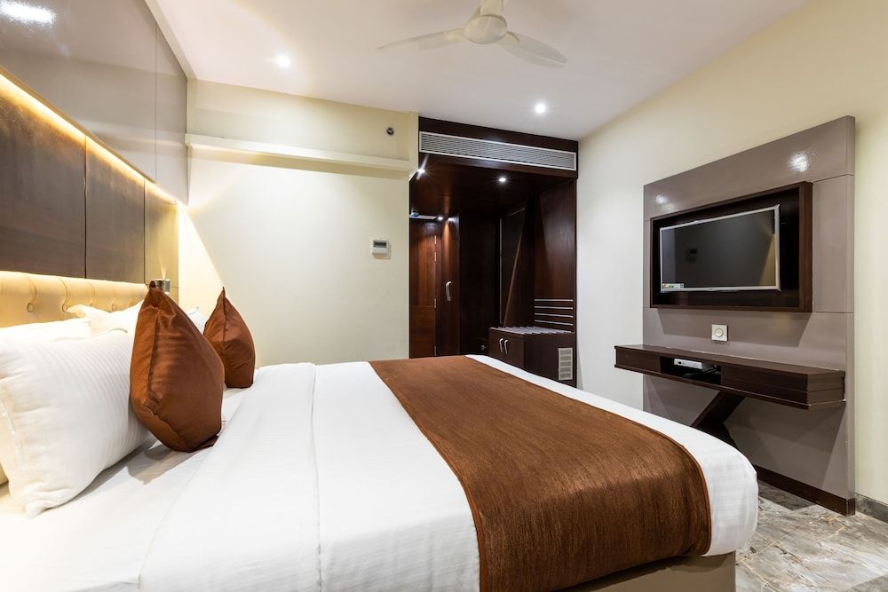Hotel President Executive Room 11