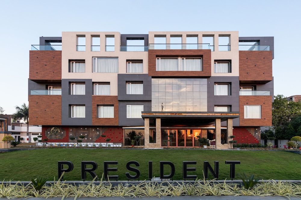 undefined Hotel President 9