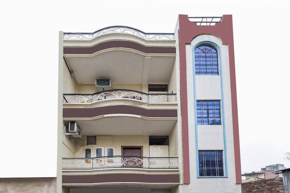 undefined OYO 17161 Hotel Mahalaxmi