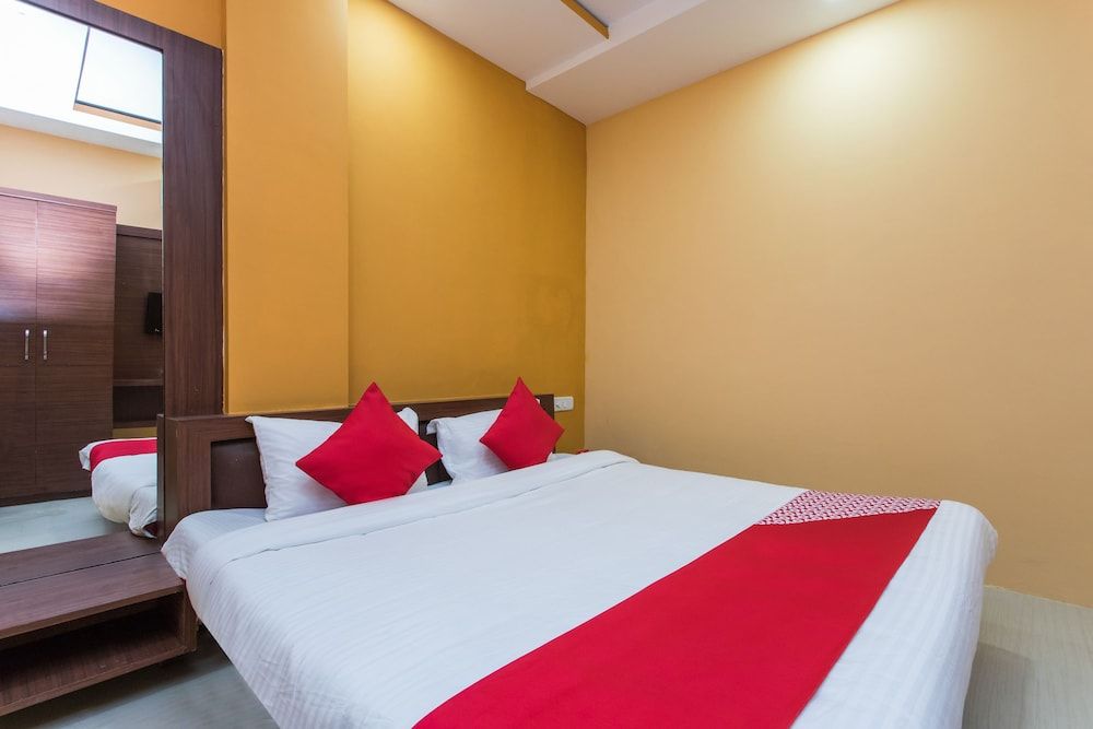 undefined OYO 17161 Hotel Mahalaxmi 3