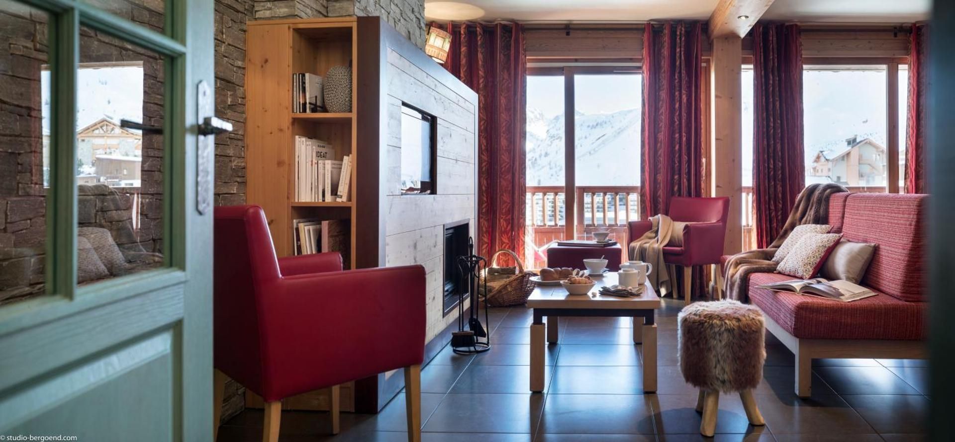 Three-Bedroom Apartment with Cabin and Sauna