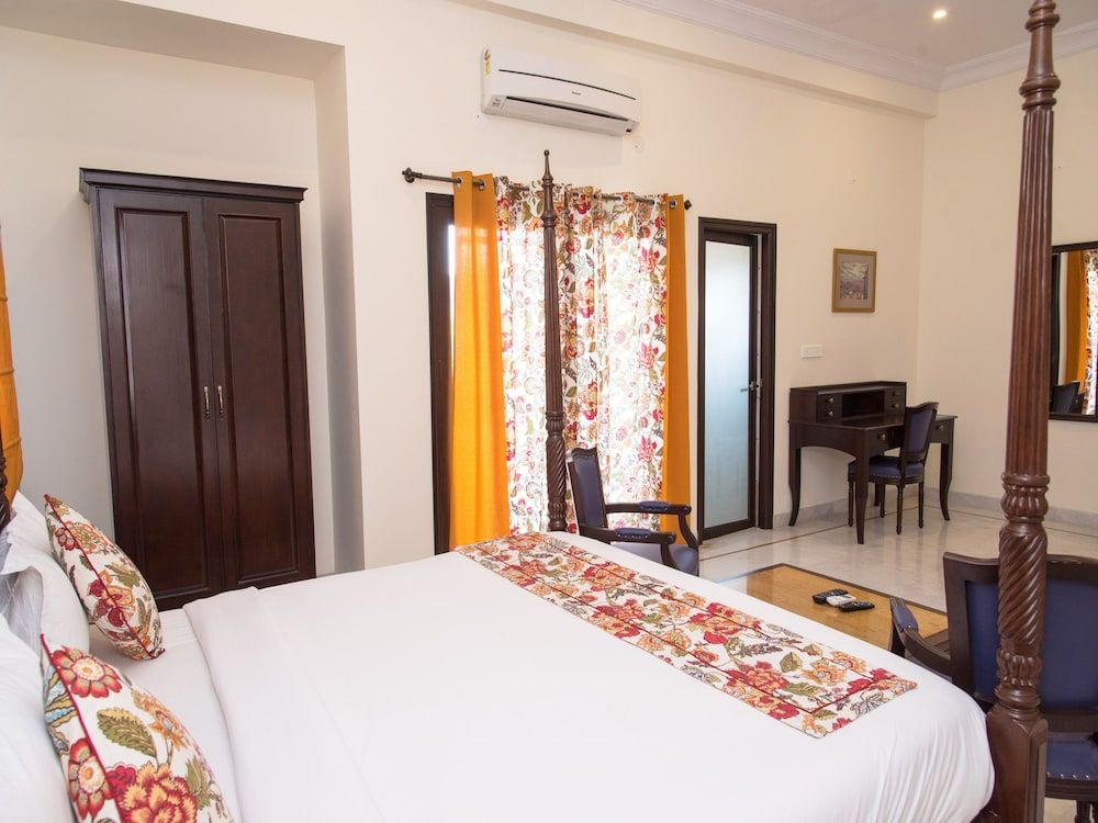 OYO 13793 Villa Sagat Raaso Double or Twin Room