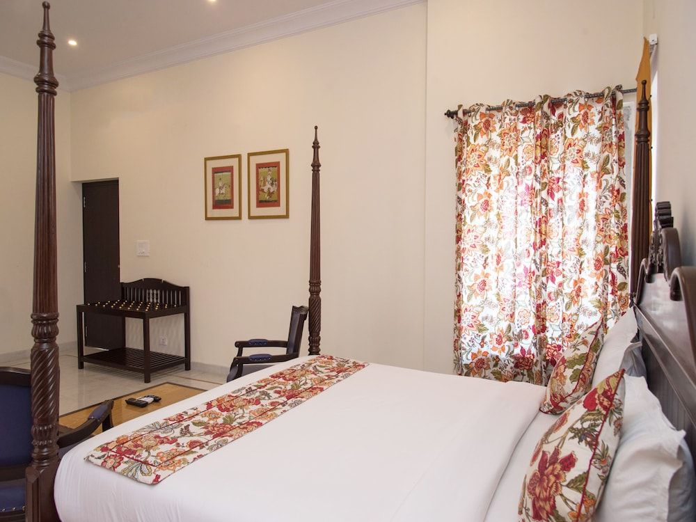 OYO 13793 Villa Sagat Raaso Double or Twin Room 4