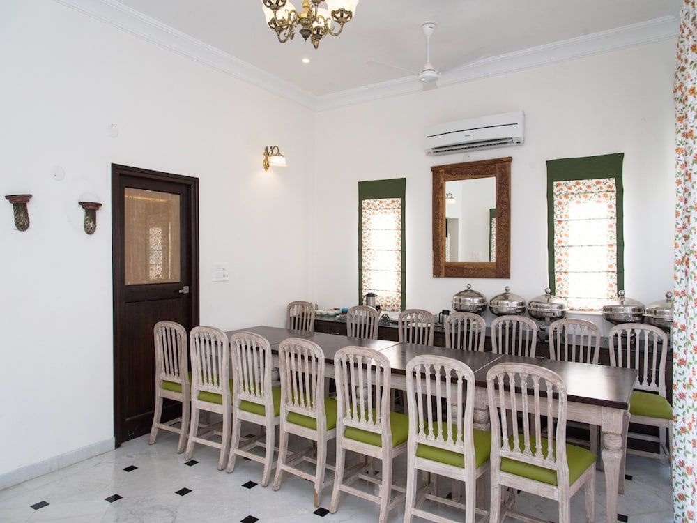 undefined OYO 13793 Villa Sagat Raaso 4